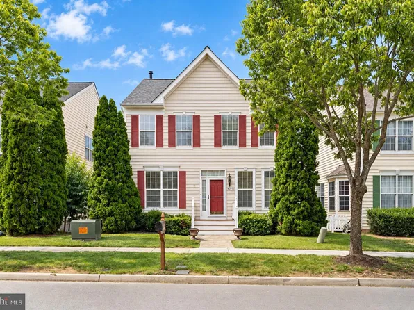 42650 Harris St, Chantilly, VA 20152