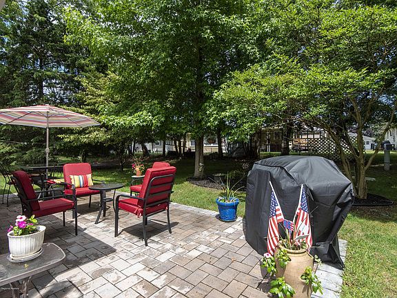 5th image of 418 Saint Thomas Dr