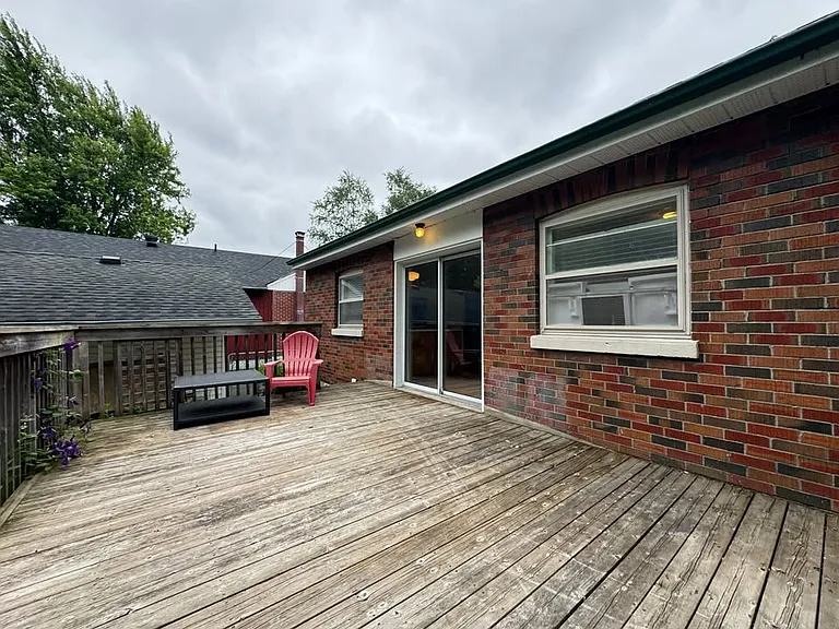 73 Eugenia St #UPPER LEVEL — Photo 28