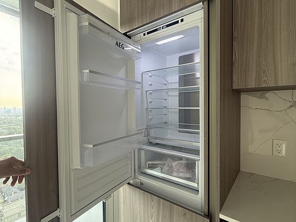 5th image of 120 Broadway Ave #2204