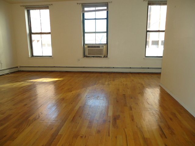 1st image of 458 Carlton Ave #2