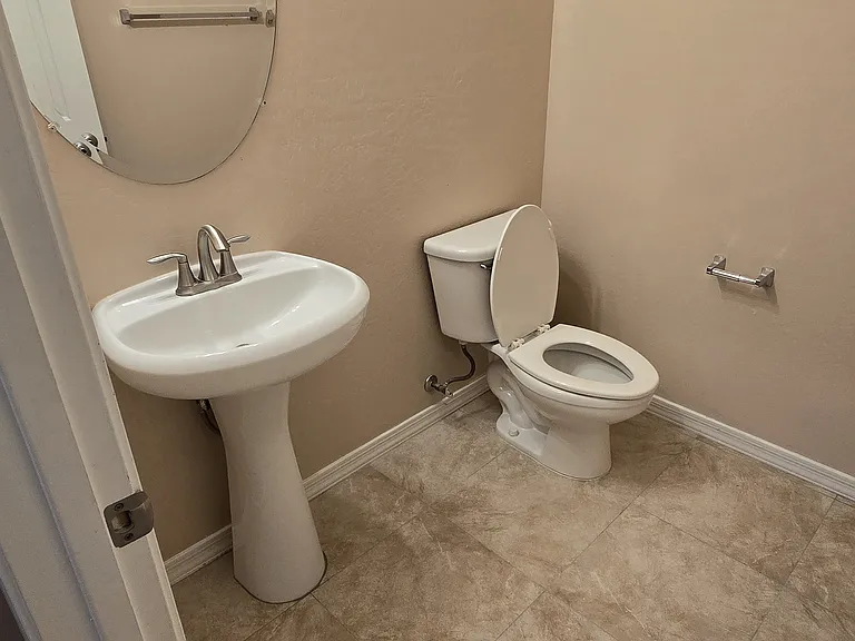 1051 S Maverick St — Photo 21