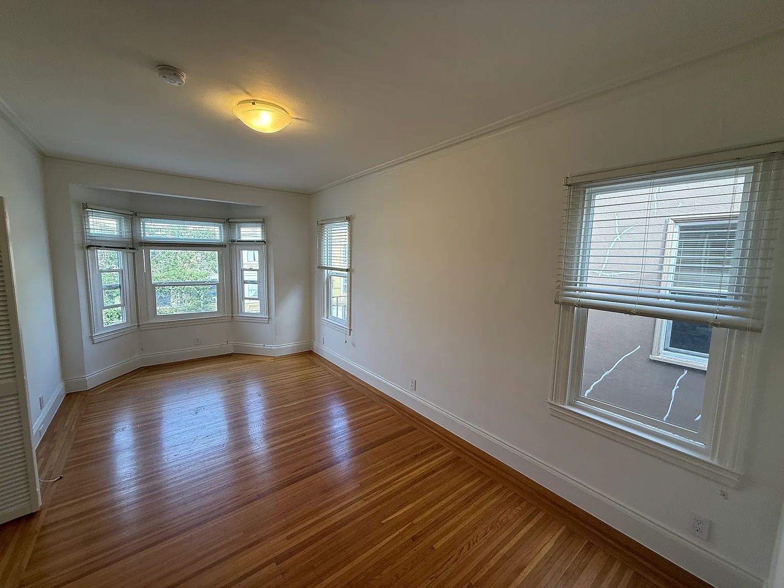 Studio, 425 sqft, $2,975 — Photo 2