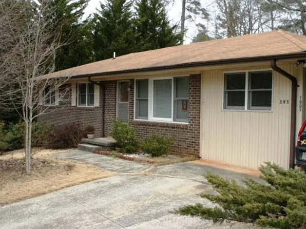 595 Hilltop Way, Toccoa, GA 30577