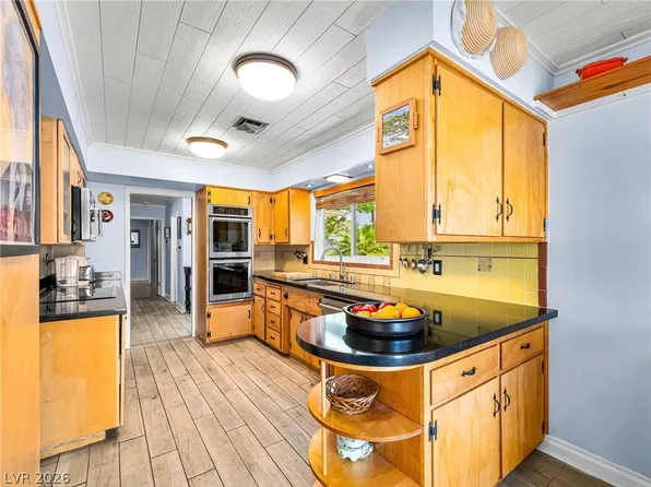 521 Sweeney Ave, Las Vegas, NV 89104