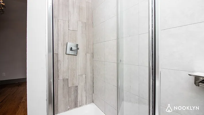 Rented by Nooklyn NYC LLC | media 19