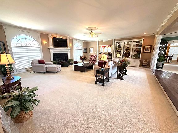4th image of 7 Westpointe Dr