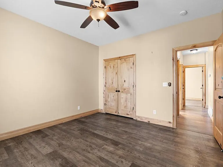 2612 Eastview Dr — Photo 15