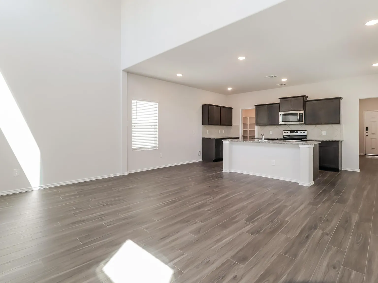Estrella Ct W, Houston — Photo 4