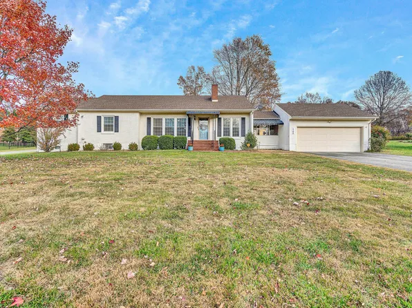 1706 Deyerle Rd SW, Roanoke, VA 24018