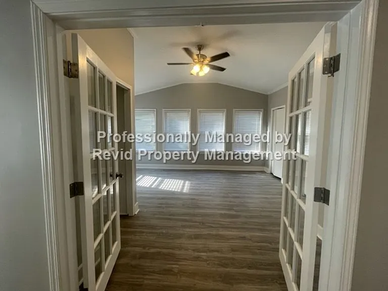 3523 Barwood Cir. — Photo 26