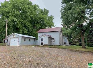 10565 Hedge Ave, Ireton, IA 51027