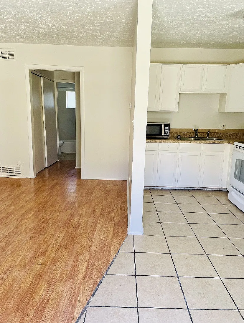 1 bed, 500 sqft, $1,200 — Photo 2