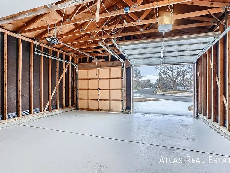 3296 S Geneva St — Photo 25