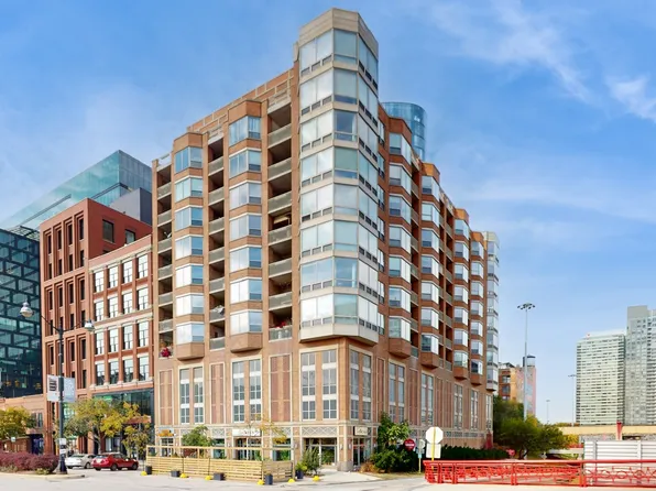 720 W Randolph St APT 801, Chicago, IL 60661