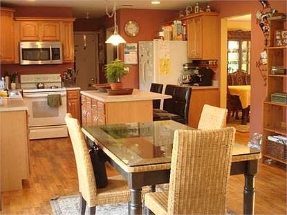 2nd image of 10 Fairview Ln