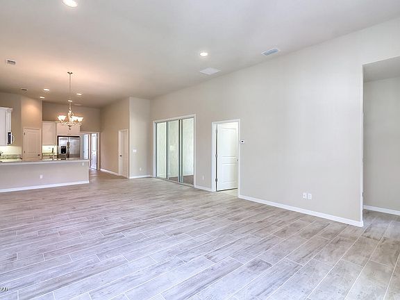 5th image of 3404 Torre Blvd