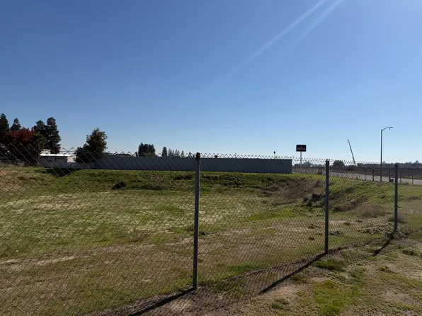 1 N Cornelia Ave, Fresno, CA 93722