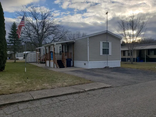 1416 Red Clover Dr, Fremont, MI 49412