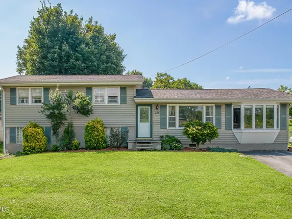 256 Elm Ln, Bluff City, TN 37618
