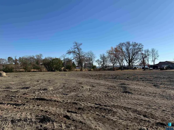 7 Crescent Ln Lot 7, Madison, SD 57042