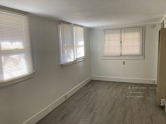 2nd image of 1015 Manitou Ave