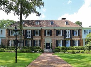 11 Edgehill Rd, Little Rock, AR 72207