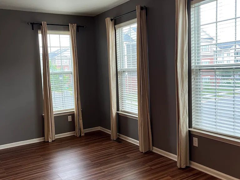 1134 Clemson St — Photo 2