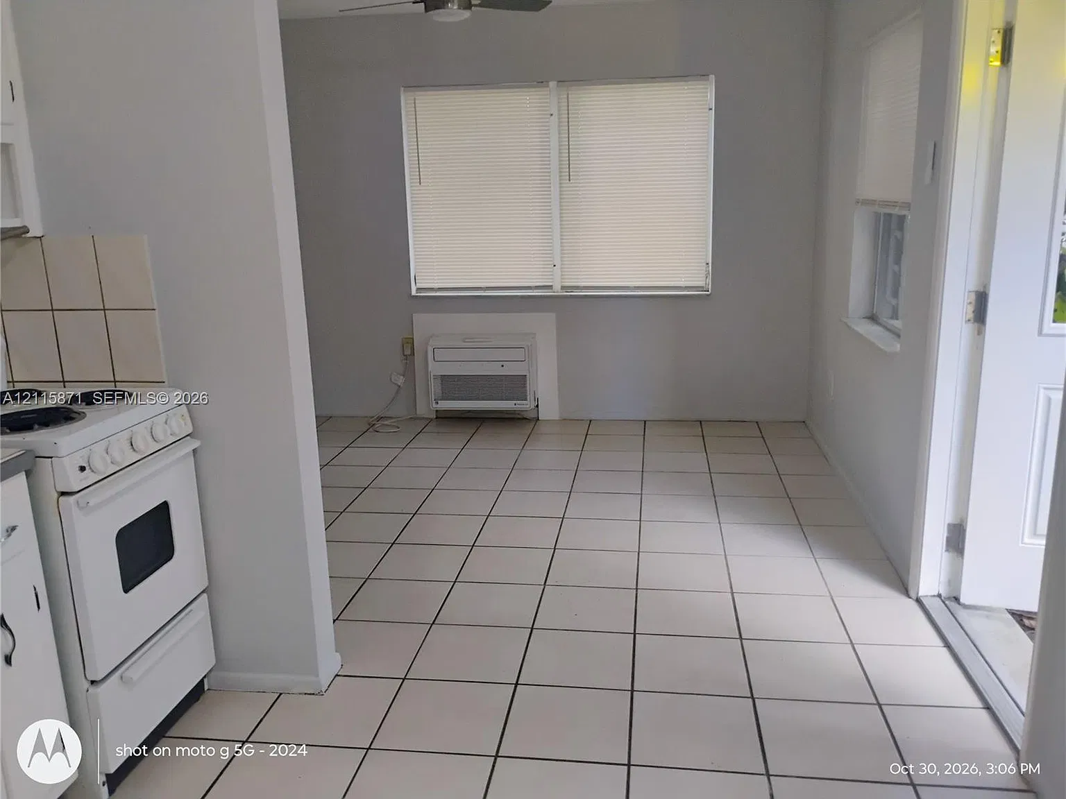 316 SW 22nd St — Photo 3