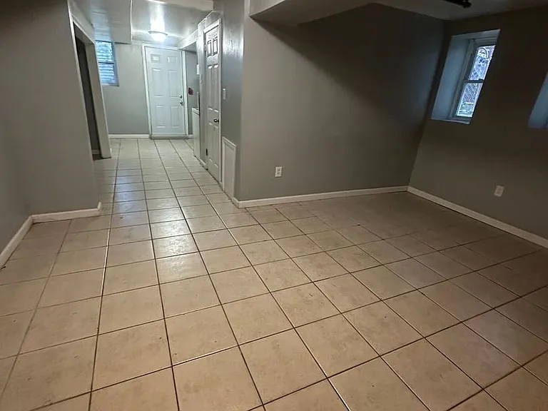 1315 W Roosevelt Blvd — Photo 1