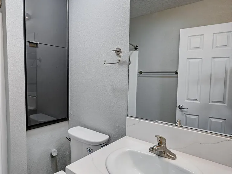 West Fifth Apartments — Photo 76
