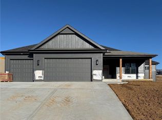 12730 NW Larkspur Ln, Platte City, MO 64079