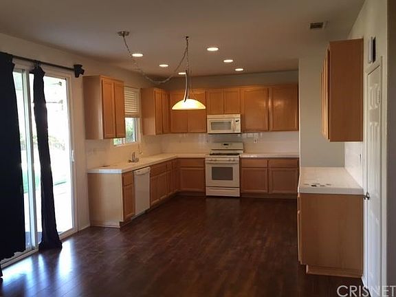 4th image of 39314 Bastille Ln