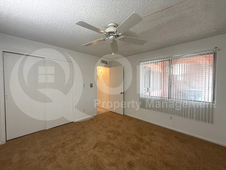3930 N Stone Ave — Photo 16
