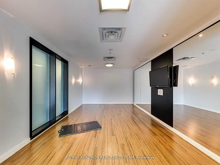100 Western Battery Rd #2101 — Photo 4