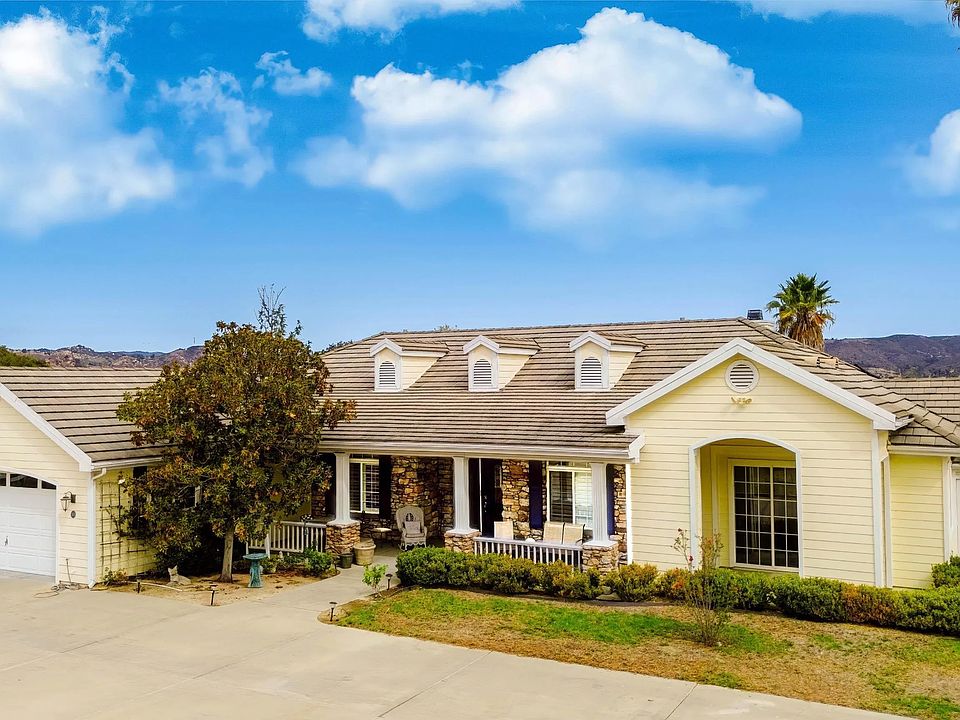 1st image of 991 River Oaks Ln