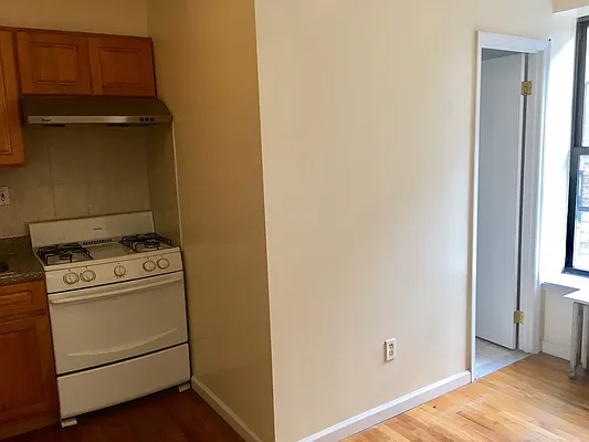 Rented by Bowery Property Management Inc. | media 22