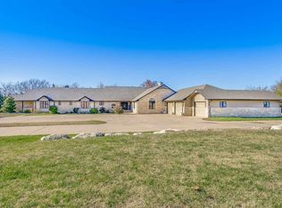 2805 Amos Becker Rd, Winfield, KS 67156