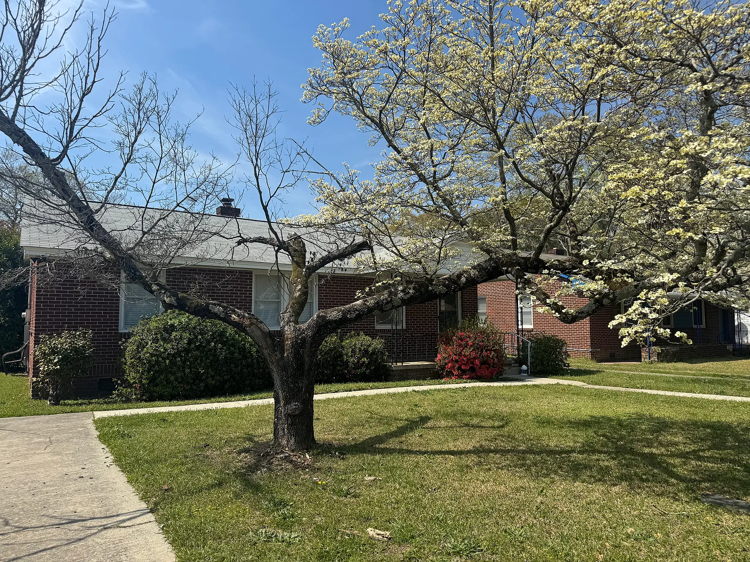 1527 S Kilbourne Rd — Photo 3