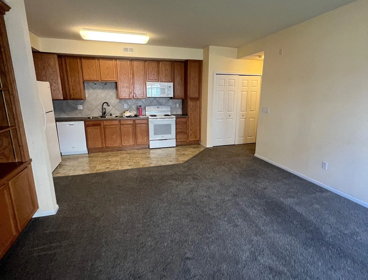 2 bed, 1144 sqft, $2,150 — Photo 3