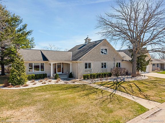5th image of 38008 Seaway Ct