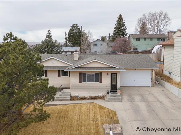 6802 Poulos Dr, Cheyenne, WY 82009