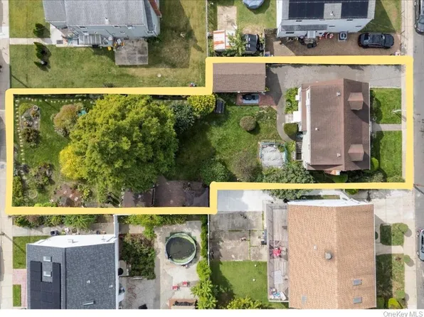 126 Carnegie Avenue, Elmont, NY 11003