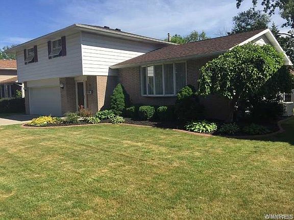 2nd image of 39 Smallwood Dr