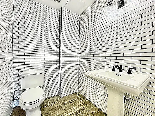 Rented by Friedman Mayer, LREB | media 14
