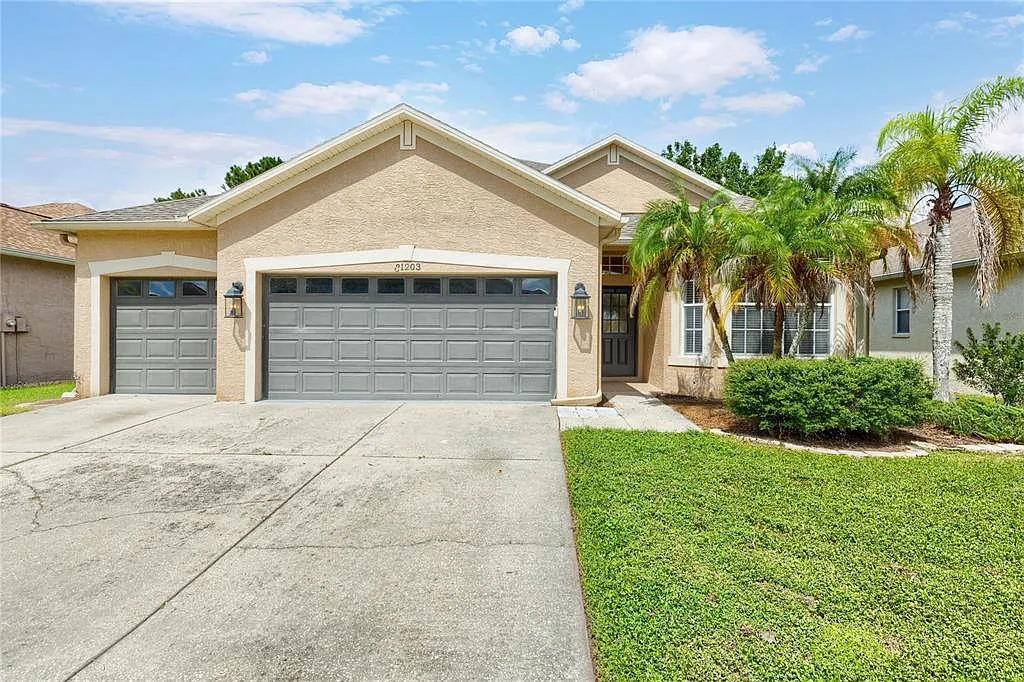 4 bed, 3.0 bath, 2162 sqft, $2,895 — Photo 1