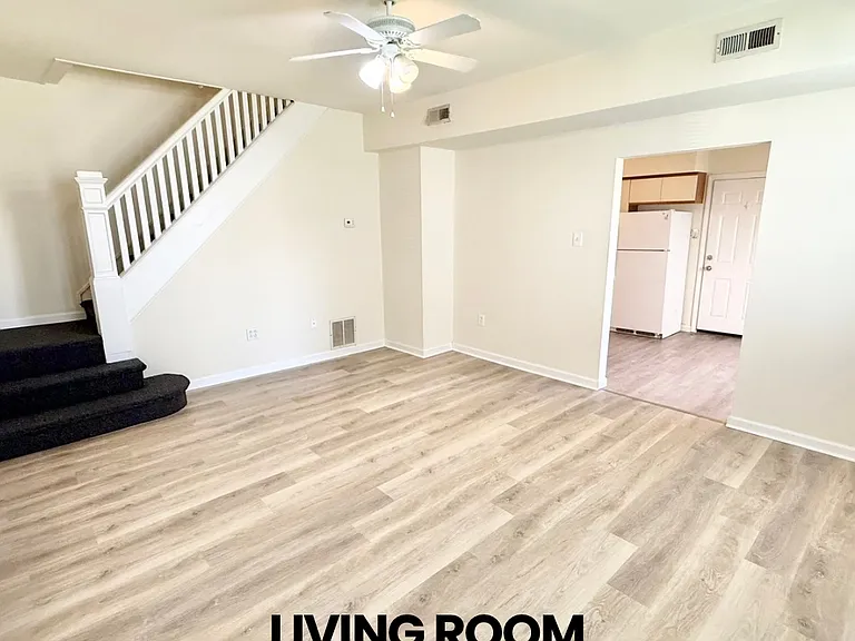 304 Dorrance St #B — Photo 3