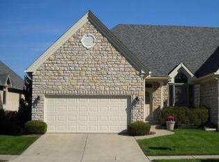 1900 Marblecliff Crossing Ct, Columbus, OH 43204