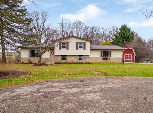 3220 Lochlomond St, Dalton, OH 44618