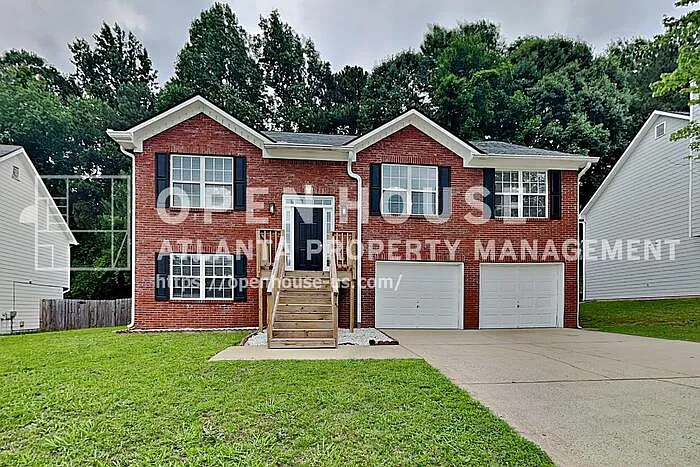 658 Castlebrooke Way SE — Photo 1